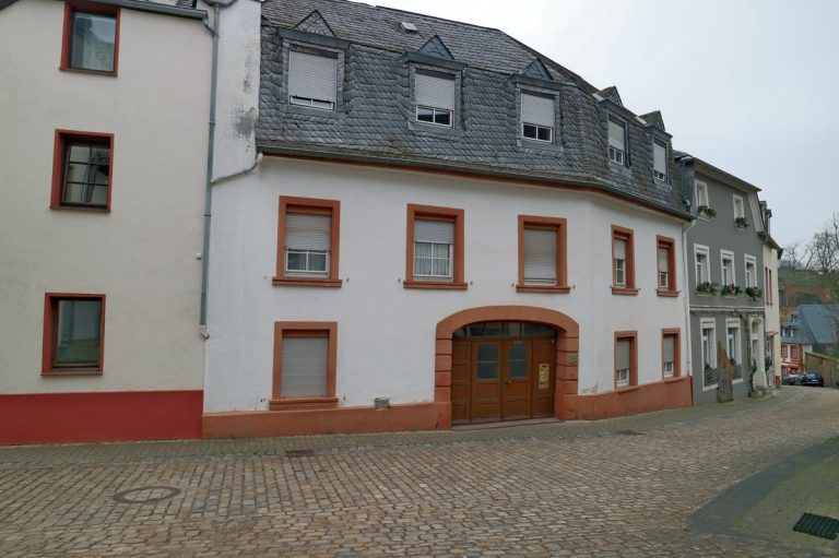 Volksbank Trier Eifel Immobilien GmbH - Immobilienangebot - Saarburg - Alle - Saarburger Flair erleben: Historisches Wohnhaus mit Renditepotenzial