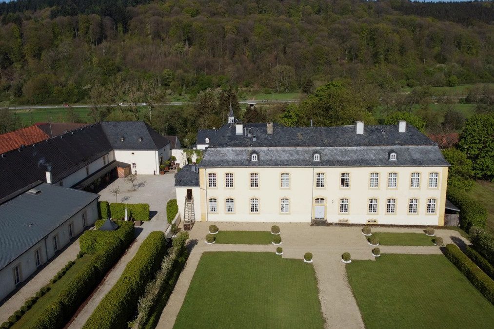 Volksbank Trier Eifel Immobilien GmbH - Immobilienangebot - Niederweis - Alle - Barockes Schlossanwesen in Niederweis 
- Historisch und repräsentativ
