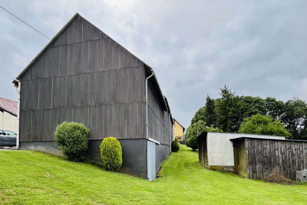 Volksbank Trier Eifel Immobilien GmbH - Immobilienangebot - Philippsweiler - Alle - Ehemaliges Bauernhaus mit großem Grundstück in Oberpierscheid-Philippsweiler