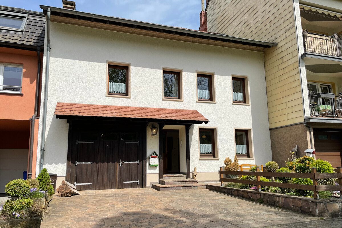 Volksbank Trier Eifel Immobilien GmbH - Immobilienangebot - Bollendorf - Alle - Wohnen, wo andere Urlaub machen - Einfamilienhaus in Bollendorf