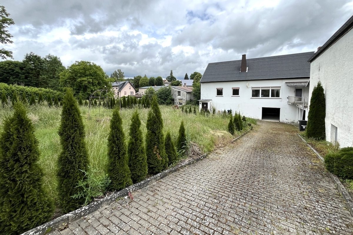 Volksbank Trier Eifel Immobilien GmbH - Immobilienangebot - Dudeldorf - Alle - Wohnen und investieren im Grünen - Einfamilienhaus in zentraler Lage von Dudeldorf