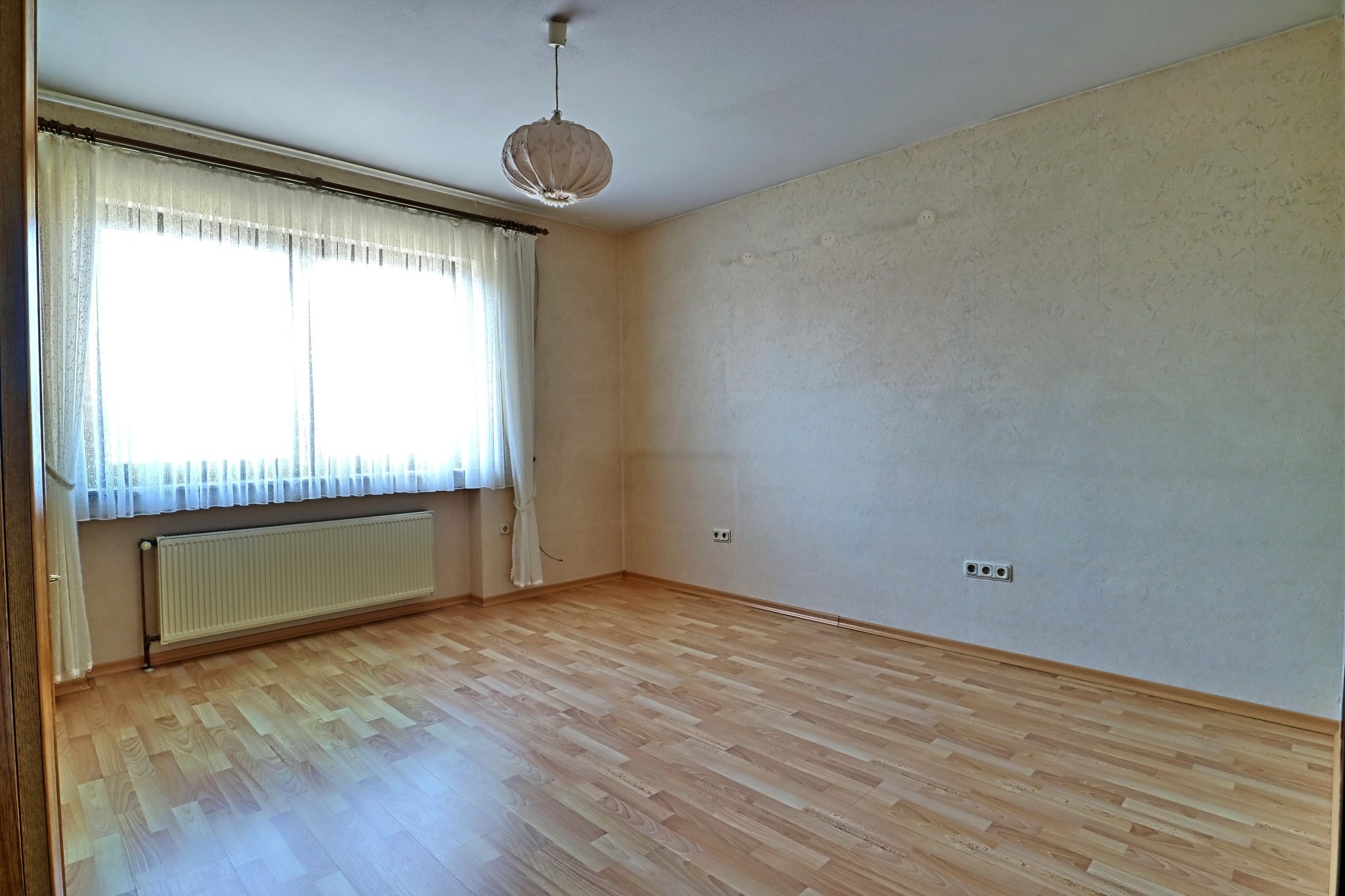 Volksbank Trier Eifel Immobilien GmbH - Immobilienangebot - Mandern - Alle - Freistehendes Einfamilienhaus mit Einliegerwohnung und großem Grundstück in Mandern