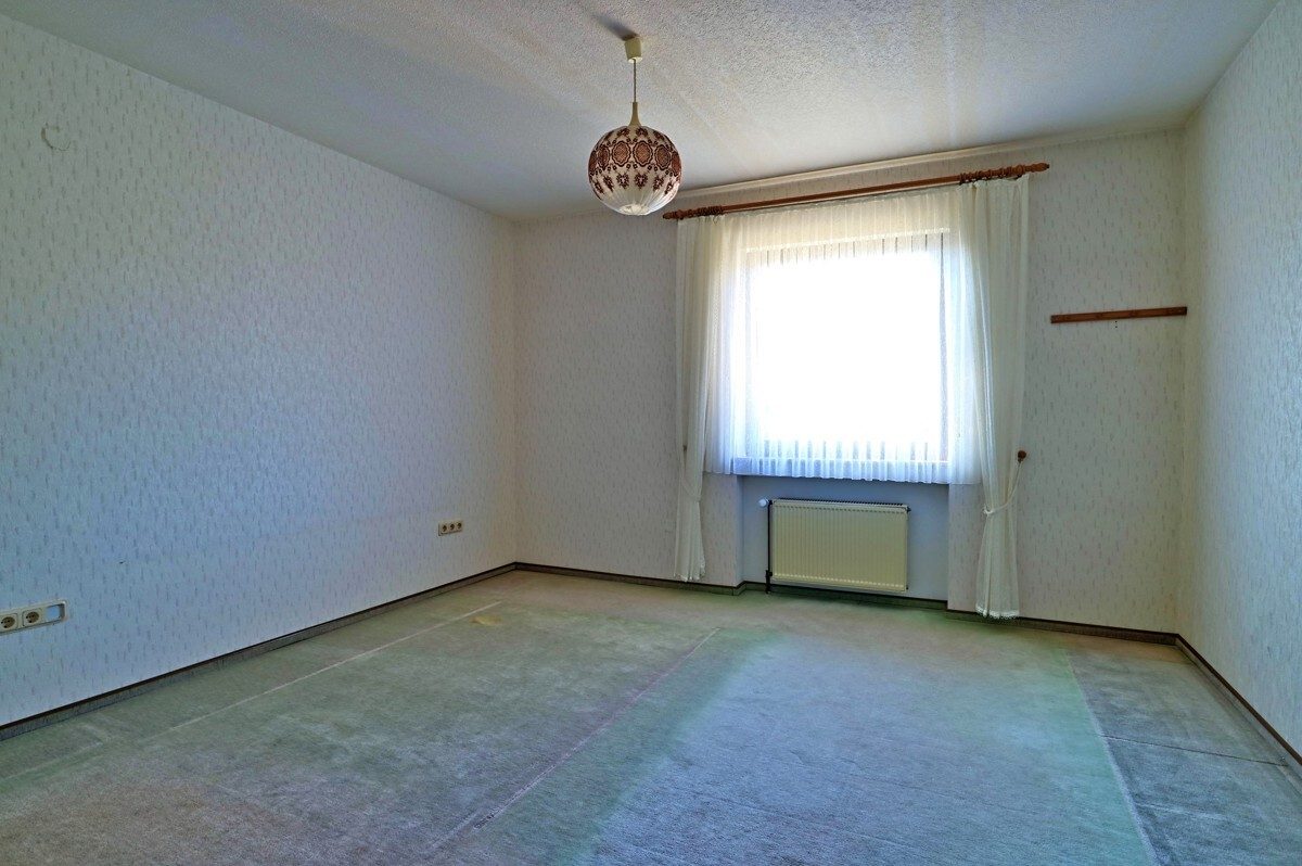 Volksbank Trier Eifel Immobilien GmbH - Immobilienangebot - Mandern - Alle - Freistehendes Einfamilienhaus mit Einliegerwohnung und großem Grundstück in Mandern