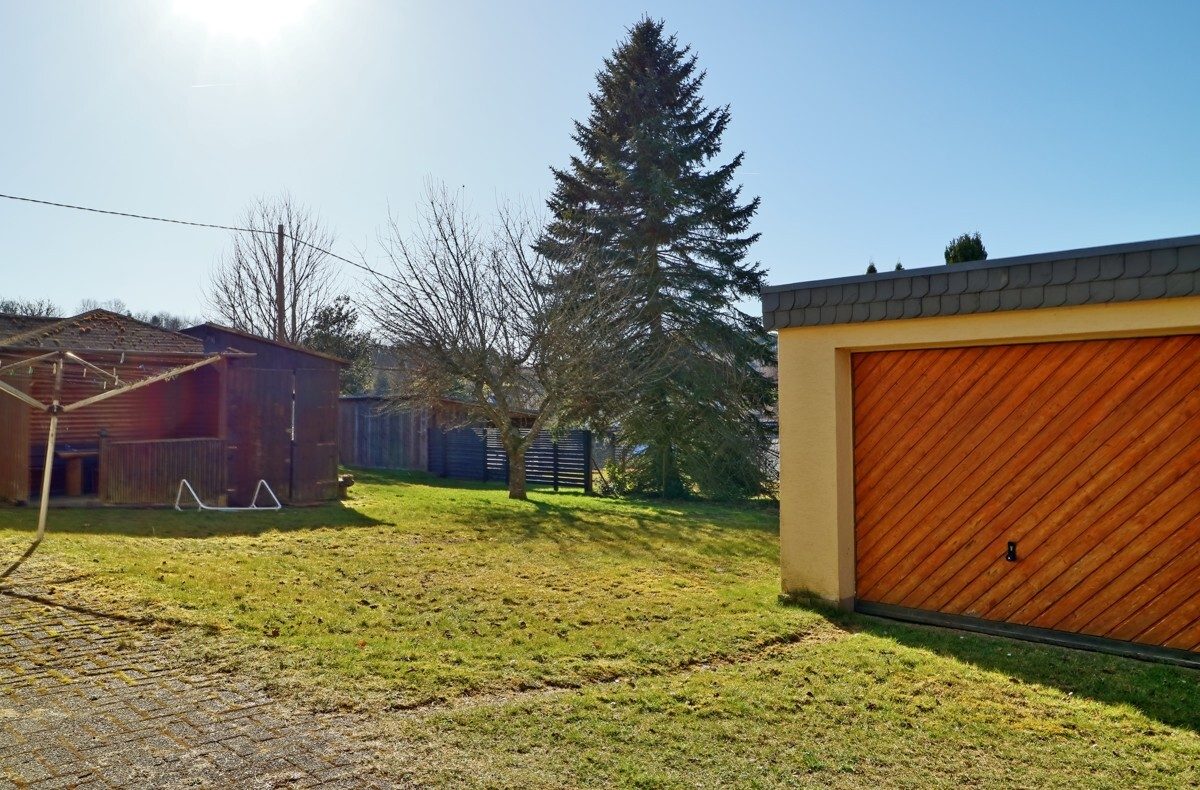 Volksbank Trier Eifel Immobilien GmbH - Immobilienangebot - Mandern - Alle - Freistehendes Einfamilienhaus mit Einliegerwohnung und großem Grundstück in Mandern