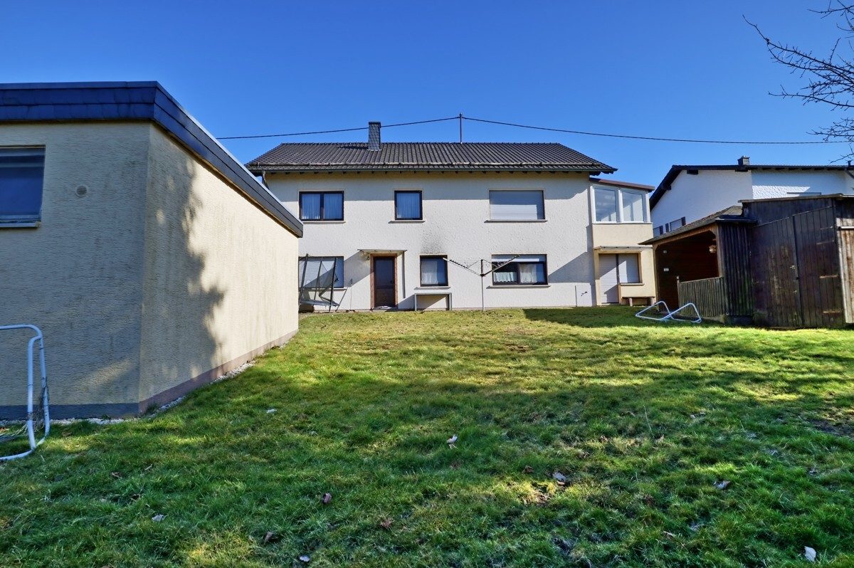 Volksbank Trier Eifel Immobilien GmbH - Immobilienangebot - Mandern - Alle - Freistehendes Einfamilienhaus mit Einliegerwohnung und großem Grundstück in Mandern