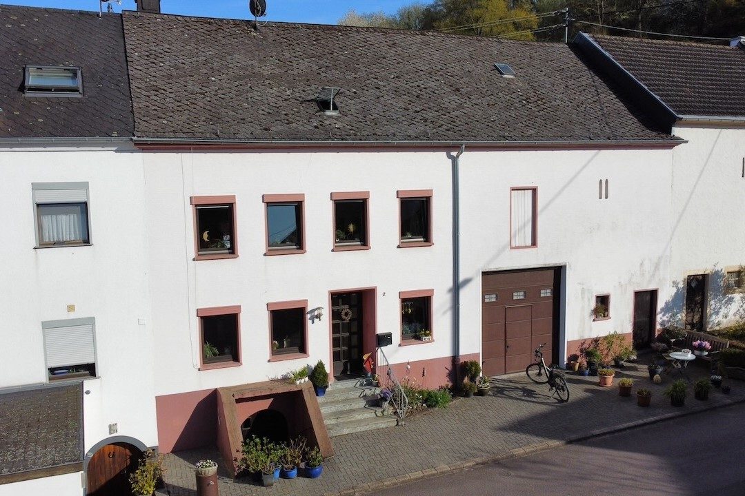 Volksbank Trier Eifel Immobilien GmbH - Immobilienangebot - Ayl - Alle - Ayl erwartet Sie – mit Haus, Garten & Geschichte
