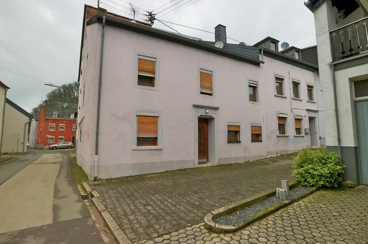 Volksbank Trier Eifel Immobilien GmbH - Immobilienangebot - Tawern - Alle - Tawern - Ein- bis Zweifamilienhaus für fleißige Sanierer