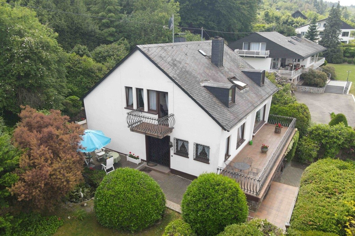 Volksbank Trier Eifel Immobilien GmbH - Immobilienangebot - Leiwen-Zummeterhof - Alle - Gepflegtes Zweifamilienhaus mit Traumblick auf Leiwen