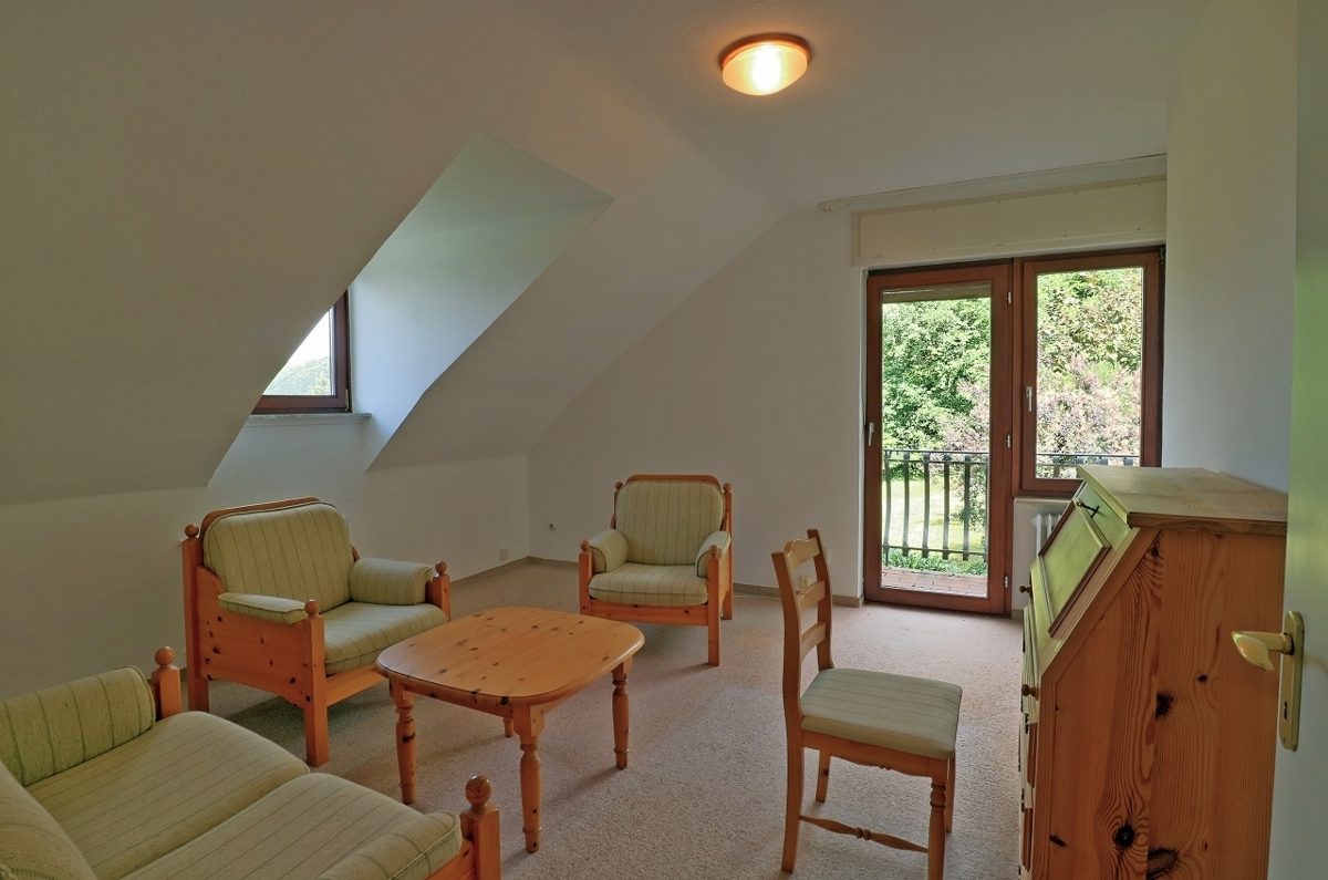 Volksbank Trier Eifel Immobilien GmbH - Immobilienangebot - Leiwen-Zummeterhof - Alle - Traumhaftes Ein-/Zweifamilienhaus mit Panoramablick über Leiwen