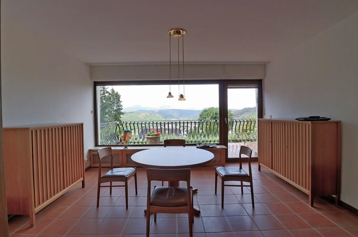 Volksbank Trier Eifel Immobilien GmbH - Immobilienangebot - Leiwen-Zummeterhof - Alle - Traumhaftes Ein-/Zweifamilienhaus mit Panoramablick über Leiwen