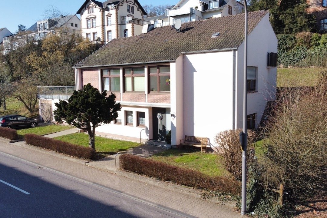 Volksbank Trier Eifel Immobilien GmbH - Immobilienangebot - Saarburg - Alle - Familien aufgepasst! Gepflegtes Zweifamilienhaus in bester Lage von Saarburg