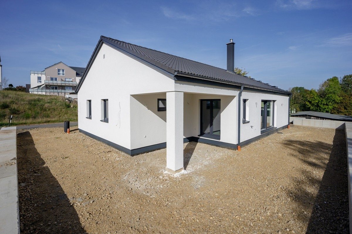 Volksbank Trier Eifel Immobilien GmbH - Immobilienangebot - Prüm - Alle - Energieeffizienter Neubau-Bungalow in bester Lage von Prüm