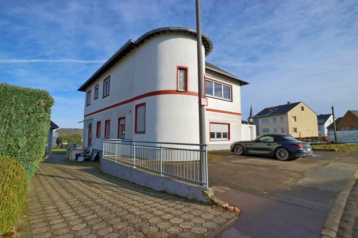Volksbank Trier Eifel Immobilien GmbH - Immobilienangebot - Thomm - Alle - Zweifamilienhaus in Thomm: Ideal für Investoren und Familien mit Gestaltungsideen