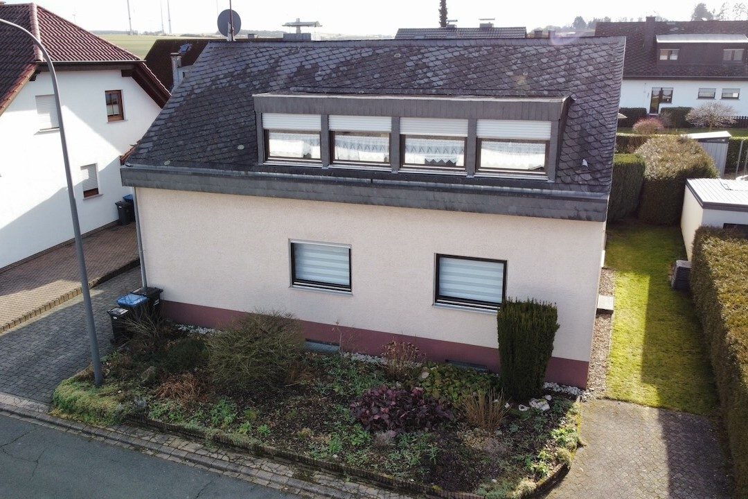 Volksbank Trier Eifel Immobilien GmbH - Immobilienangebot - Pellingen - Alle - Großzügiges Einfamilienhaus mit Einliegerwohnung in Pellingen