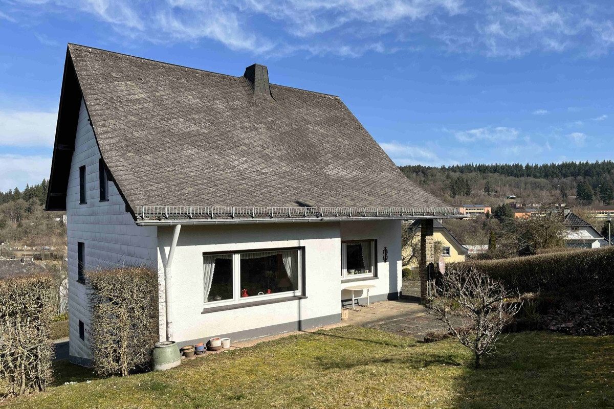Volksbank Trier Eifel Immobilien GmbH - Immobilienangebot - Jünkerath - Alle - Kompaktes Einfamilienhaus in Jünkerath