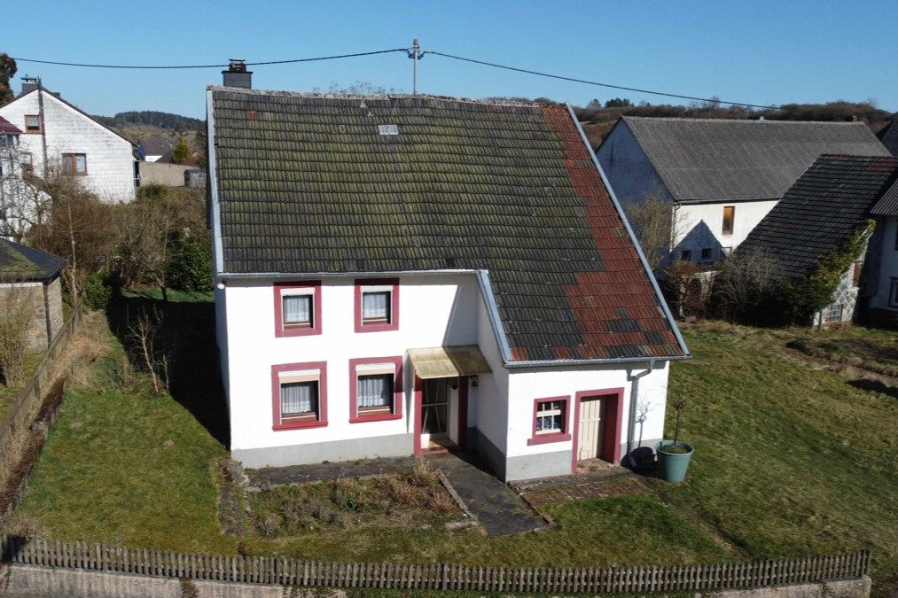 Volksbank Trier Eifel Immobilien GmbH - Immobilienangebot - Gönnersdorf - Alle - Einfamilienhaus in Gönnersdorf bei Gerolstein - Potenzial für Handwerker