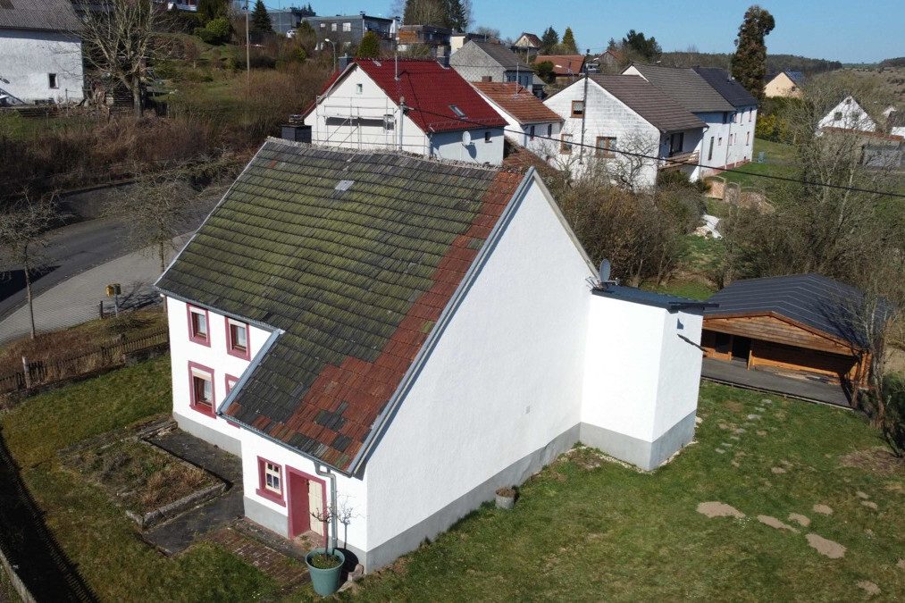 Volksbank Trier Eifel Immobilien GmbH - Immobilienangebot - Gönnersdorf - Alle - Einfamilienhaus in Gönnersdorf bei Gerolstein - Potenzial für Handwerker