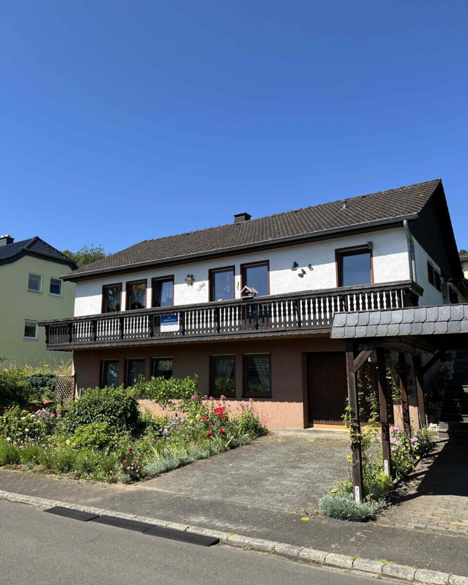 Volksbank Trier Eifel Immobilien GmbH - Immobilienangebot - Birresborn - Alle - NEUER PREIS: Einfamilienhaus mit Einliegerwohnung in ruhiger Lage von Birresborn