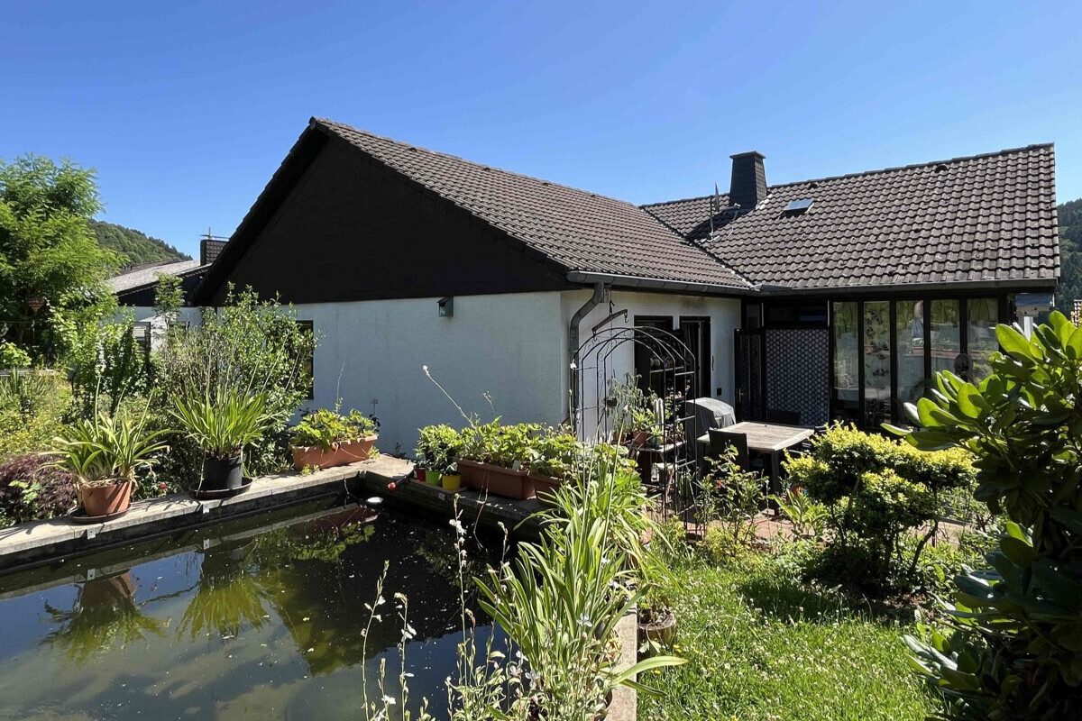 Volksbank Trier Eifel Immobilien GmbH - Immobilienangebot - Birresborn - Alle - NEUER PREIS: Einfamilienhaus mit Einliegerwohnung in ruhiger Lage von Birresborn