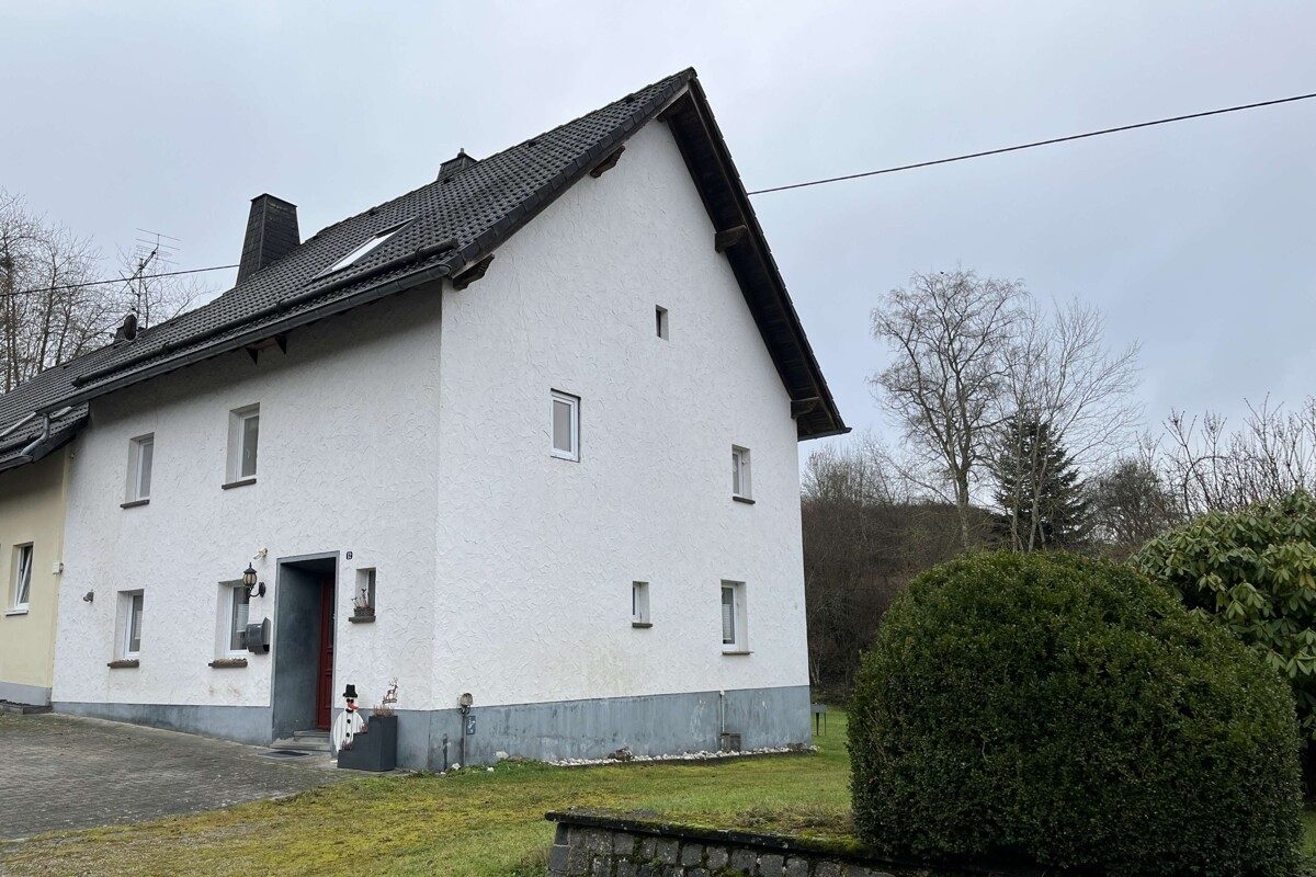 Volksbank Trier Eifel Immobilien GmbH - Immobilienangebot - Kronenburg - Alle - Doppelhaushälfte mit Garten in Kronenburg