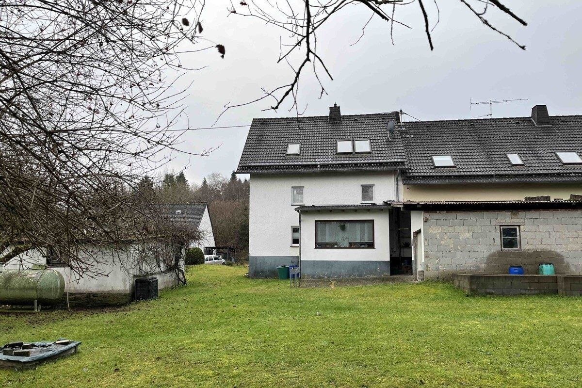 Volksbank Trier Eifel Immobilien GmbH - Immobilienangebot - Kronenburg - Alle - Doppelhaushälfte mit Garten in Kronenburg
