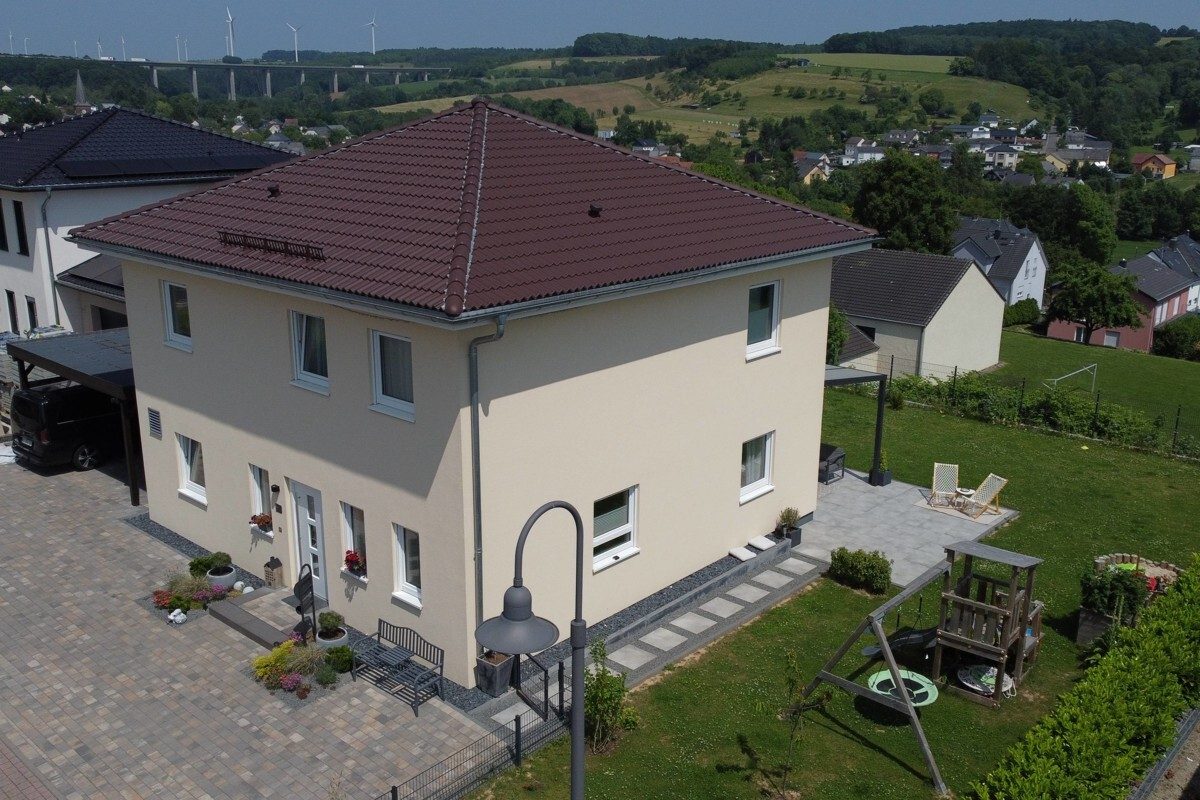 Volksbank Trier Eifel Immobilien GmbH - Immobilienangebot - Bickendorf - Alle - Neuwertiges Einfamilienhaus mit wunderschönem Weitblick in Bickendorf