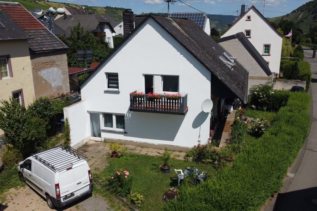 Volksbank Trier Eifel Immobilien GmbH - Immobilienangebot - Trittenheim - Alle - Schöne Doppelhaushälfte im beliebten Weinort Trittenheim