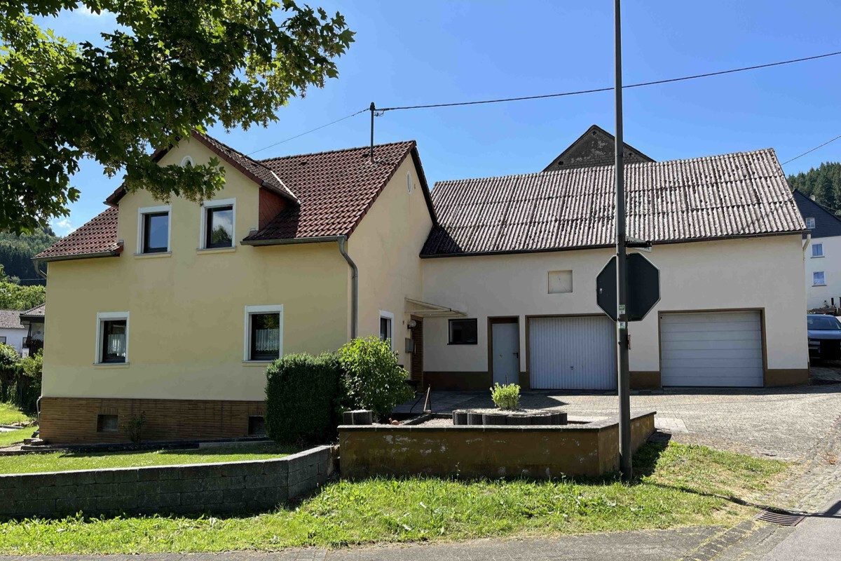 Volksbank Trier Eifel Immobilien GmbH - Immobilienangebot - Daun-Weiersbach - Alle - Schönes Einfamilienhaus mit ebenerdigem Grundstück in Daun-Weiersbach