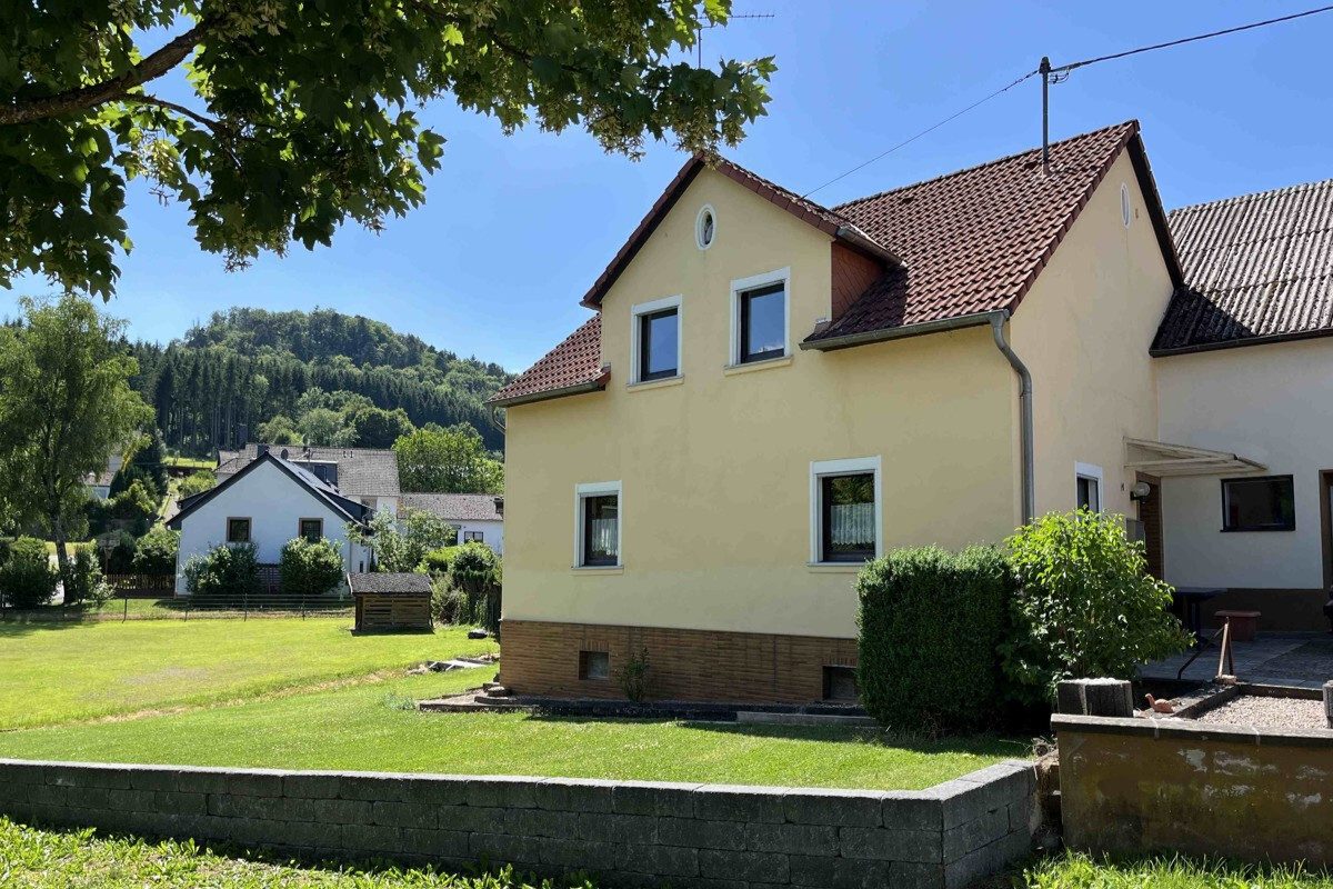 Volksbank Trier Eifel Immobilien GmbH - Immobilienangebot - Daun-Weiersbach - Alle - Schönes Einfamilienhaus mit ebenerdigem Grundstück in Daun-Weiersbach