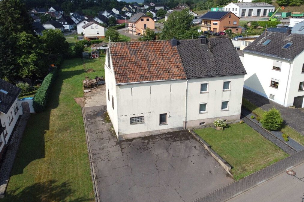 Volksbank Trier Eifel Immobilien GmbH - Immobilienangebot - Sehlem - Alle - Gepflegtes Einfamilienhaus mit Nebengebäuden in schöner Lage von Sehlem