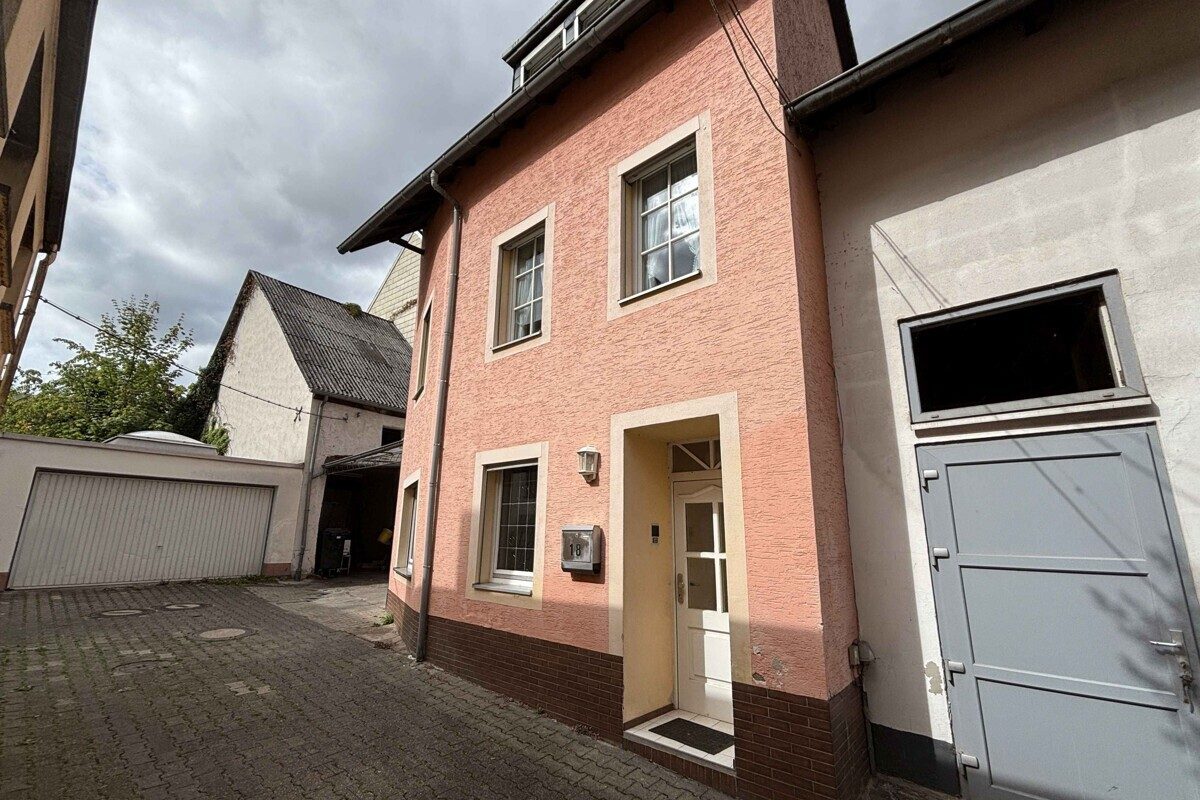 Volksbank Trier Eifel Immobilien GmbH - Immobilienangebot - Schweich - Alle - Renovierungsbedürftiges Einfamilienhaus in zentraler Lage von Schweich