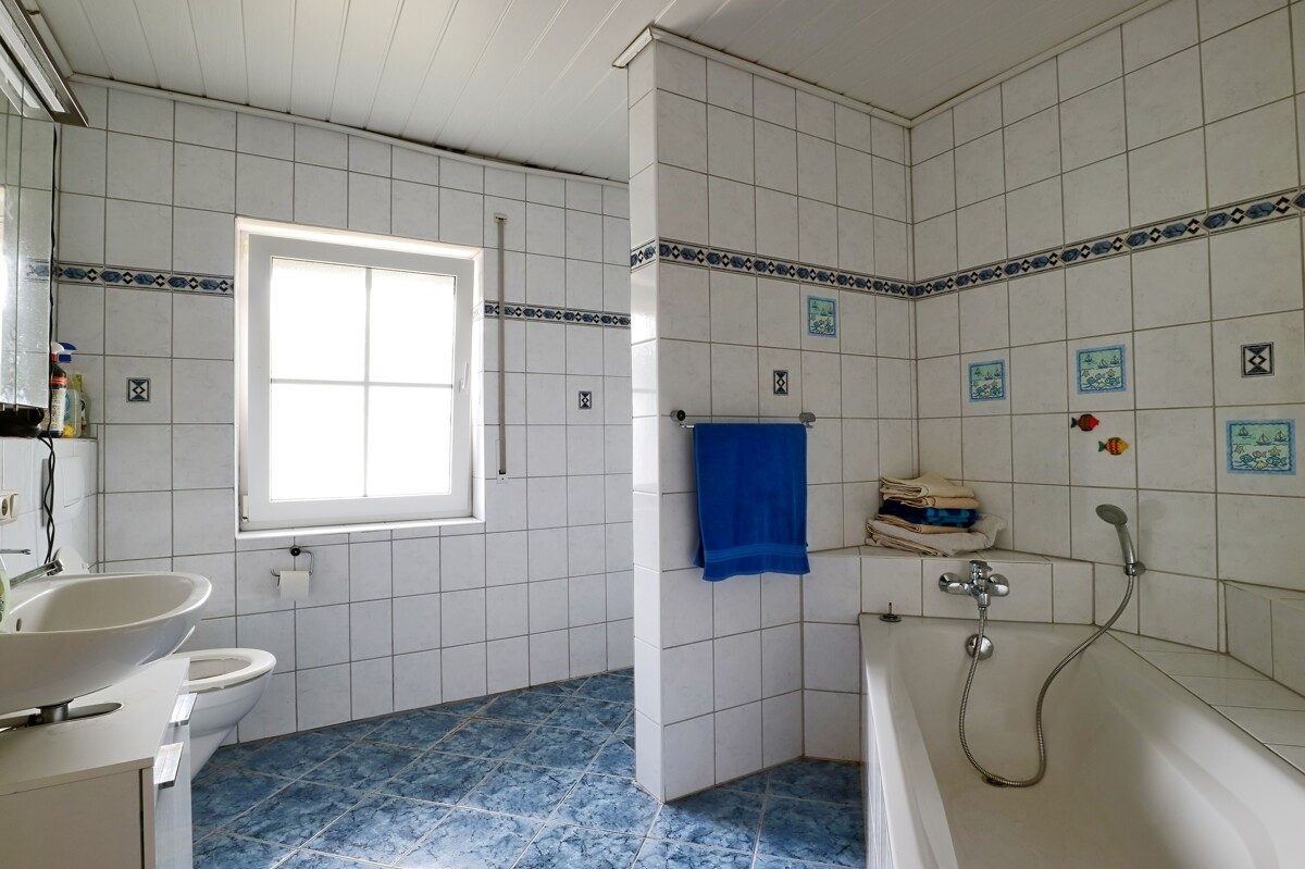 Volksbank Trier Eifel Immobilien GmbH - Immobilienangebot - Farschweiler - Alle - Gepflegtes Zweifamilienhaus in Farschweiler für Eigennutzer oder Investoren