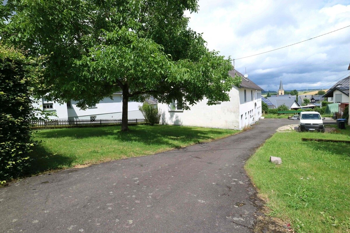 Volksbank Trier Eifel Immobilien GmbH - Immobilienangebot - Farschweiler - Alle - Gepflegtes Zweifamilienhaus in Farschweiler für Eigennutzer oder Investoren