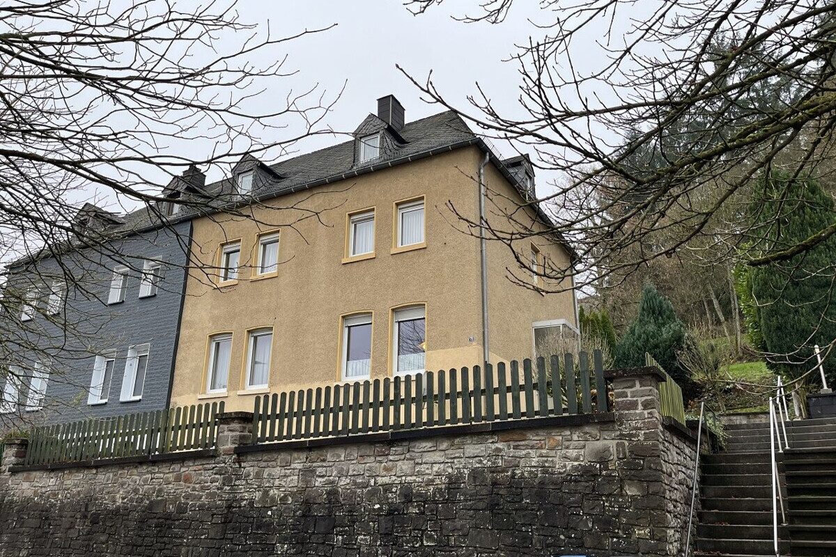 Volksbank Trier Eifel Immobilien GmbH - Immobilienangebot - Prüm - Alle - Gepflegtes Mehrfamilienhaus in schöner Lage von Prüm