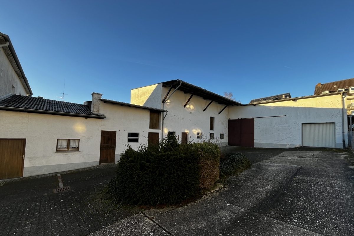 Volksbank Trier Eifel Immobilien GmbH - Immobilienangebot - Bitburg - Alle - Doppelhaushälfte mit großer Scheune und Stallung in sehr guter Innenstadtlage von Bitburg