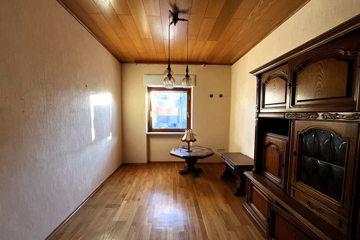 Volksbank Trier Eifel Immobilien GmbH - Immobilienangebot - Bitburg - Alle - Doppelhaushälfte mit großer Scheune und Stallung in sehr guter Innenstadtlage von Bitburg