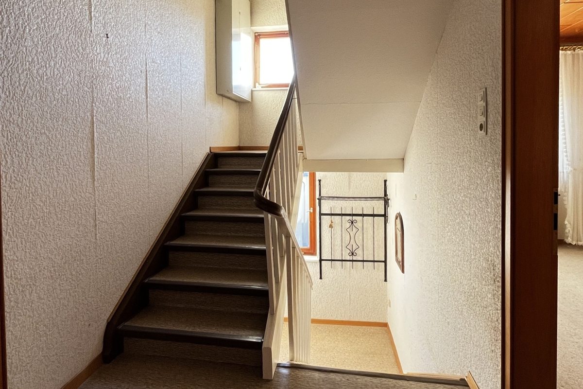 Volksbank Trier Eifel Immobilien GmbH - Immobilienangebot - Bitburg - Alle - Doppelhaushälfte mit großer Scheune und Stallung in sehr guter Innenstadtlage von Bitburg