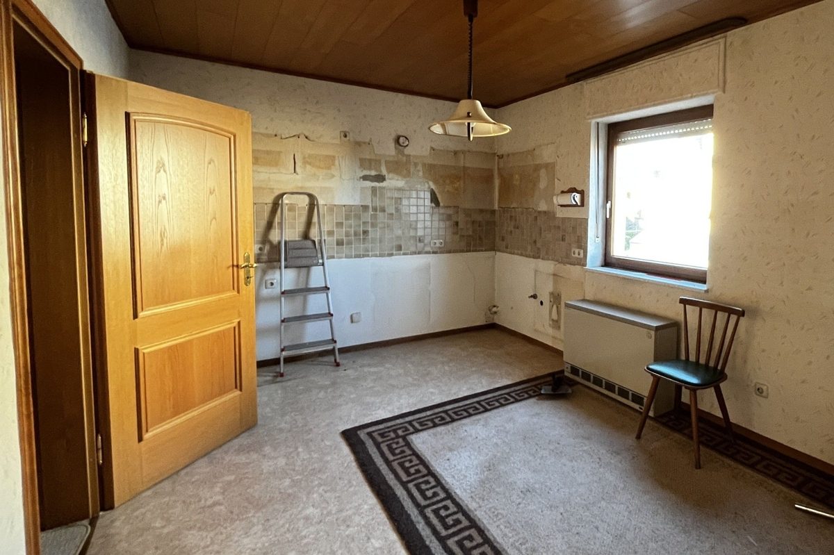 Volksbank Trier Eifel Immobilien GmbH - Immobilienangebot - Bitburg - Alle - Doppelhaushälfte mit großer Scheune und Stallung in sehr guter Innenstadtlage von Bitburg
