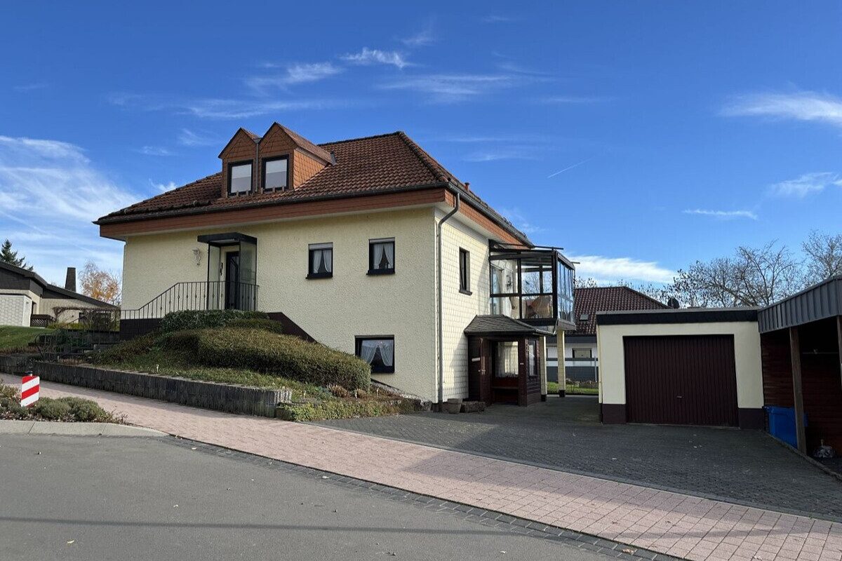 Volksbank Trier Eifel Immobilien GmbH - Immobilienangebot - Prüm - Alle - Einziehen und Vermieten - Einfamilienhaus mit Einliegerwohnung in Prüm