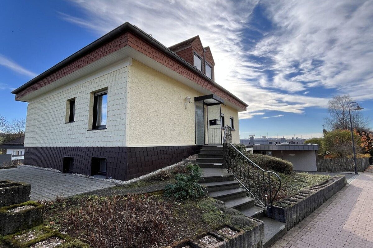 Volksbank Trier Eifel Immobilien GmbH - Immobilienangebot - Prüm - Alle - Einziehen und Vermieten - Einfamilienhaus mit Einliegerwohnung in Prüm
