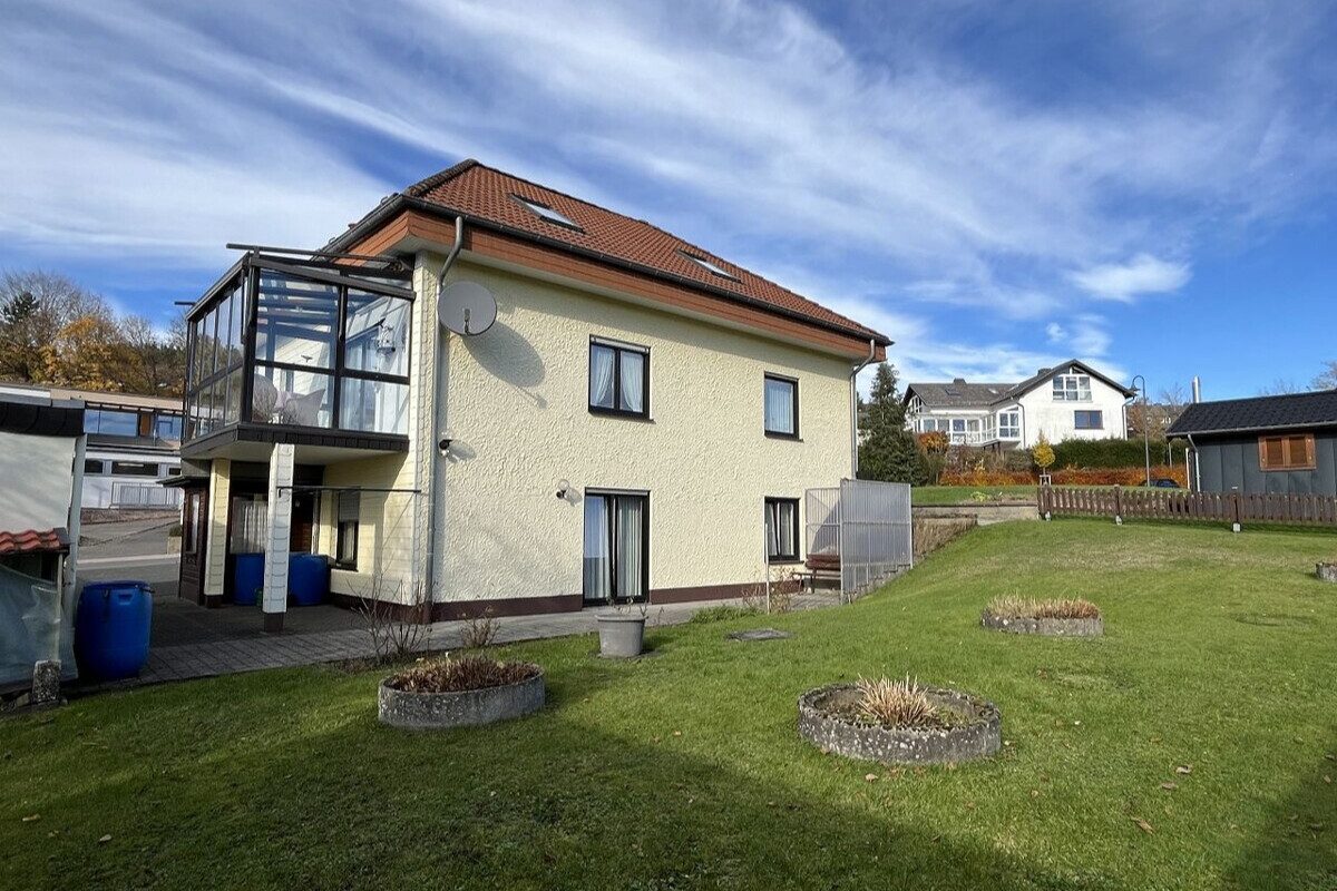 Volksbank Trier Eifel Immobilien GmbH - Immobilienangebot - Prüm - Alle - Einziehen und Vermieten - Einfamilienhaus mit Einliegerwohnung in Prüm