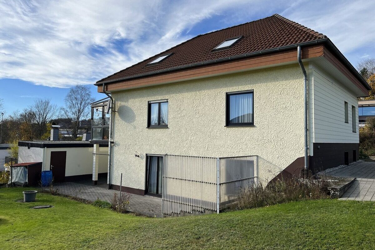 Volksbank Trier Eifel Immobilien GmbH - Immobilienangebot - Prüm - Alle - Einziehen und Vermieten - Einfamilienhaus mit Einliegerwohnung in Prüm