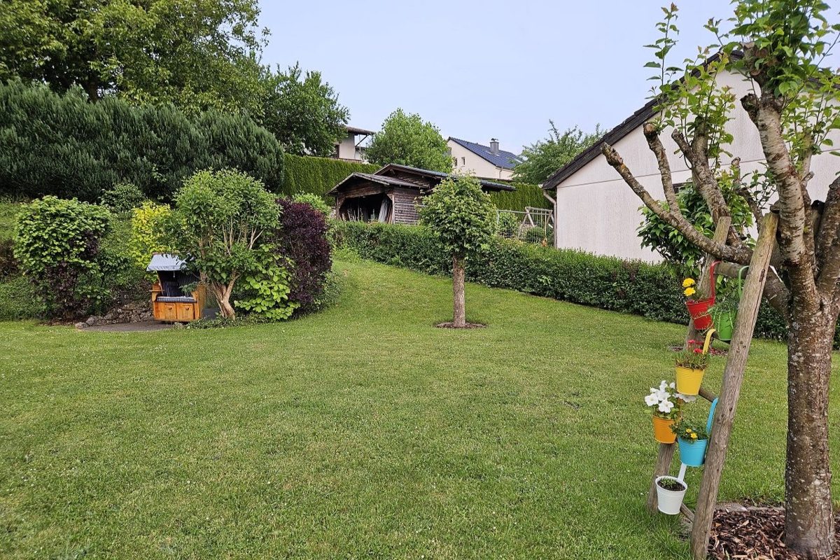 Volksbank Trier Eifel Immobilien GmbH - Immobilienangebot - Hillesheim - Alle - Sehr gepflegtes Einfamilienhaus mit schönem Grundstück in Hillesheim