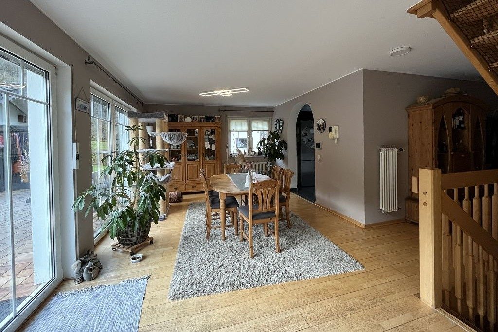Volksbank Trier Eifel Immobilien GmbH - Immobilienangebot - Hüttingen an der Kyll - Alle - Ankommen im Grünen: Ihr Einfamilienhaus in Hüttingen an der Kyll