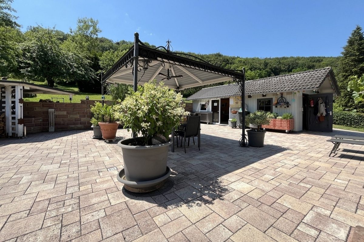 Volksbank Trier Eifel Immobilien GmbH - Immobilienangebot - Hüttingen an der Kyll - Alle - Ankommen im Grünen: Ihr Einfamilienhaus in Hüttingen an der Kyll