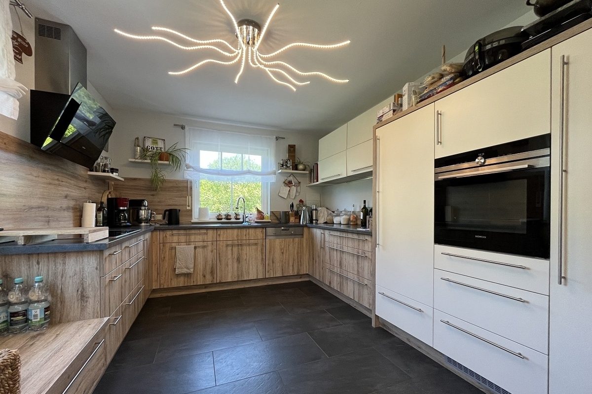 Volksbank Trier Eifel Immobilien GmbH - Immobilienangebot - Hüttingen an der Kyll - Alle - Ankommen im Grünen: Ihr Einfamilienhaus in Hüttingen an der Kyll