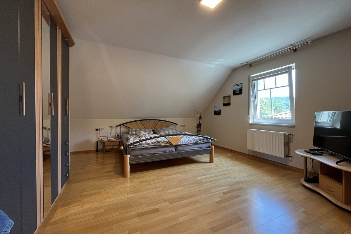 Volksbank Trier Eifel Immobilien GmbH - Immobilienangebot - Hüttingen an der Kyll - Alle - Ankommen im Grünen: Ihr Einfamilienhaus in Hüttingen an der Kyll