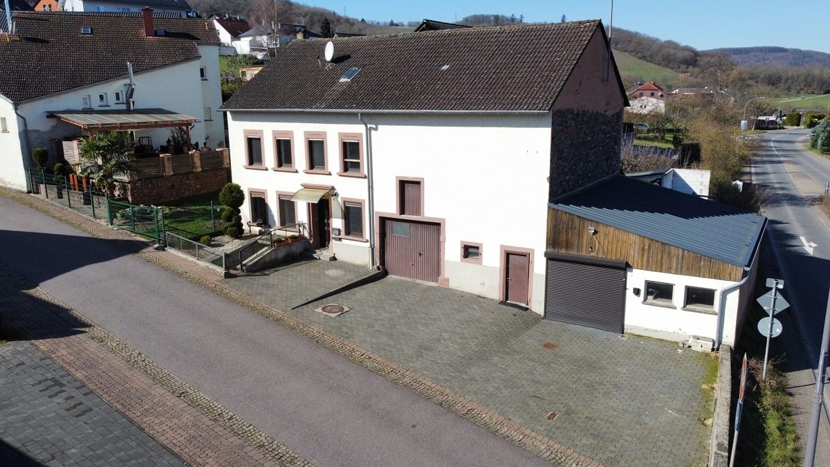 Volksbank Trier Eifel Immobilien GmbH - Immobilienangebot - Ayl - Alle - Hallo Familien! Liebenswertes saniertes Bauernhaus im schönen Weinort Ayl