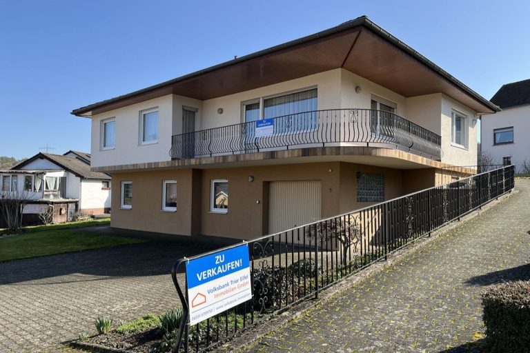Volksbank Trier Eifel Immobilien GmbH - Immobilienangebot - Gerolstein - Alle - Einfamilienhaus mit Einliegerwohnung und großem Grundstück in ruhiger Lage von Gerolstein-Lissingen