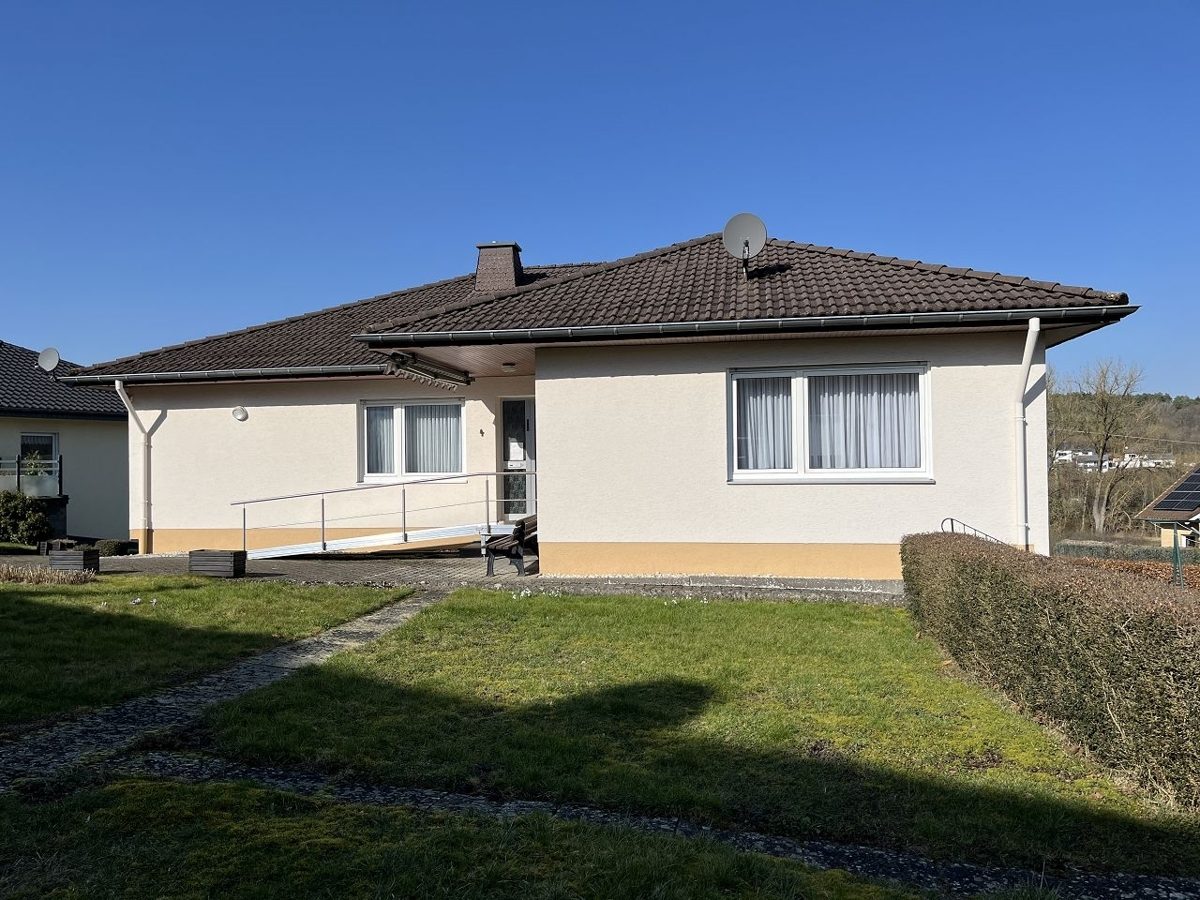 Volksbank Trier Eifel Immobilien GmbH - Immobilienangebot - Gerolstein - Alle - Einfamilienhaus mit Einliegerwohnung und großem Grundstück in ruhiger Lage von Gerolstein-Lissingen